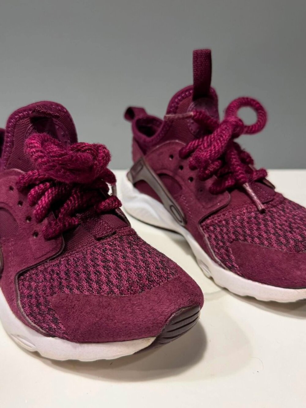 Nike Huarache Run GS Sneakers Maroon Suede Knit Size 11c Youth
